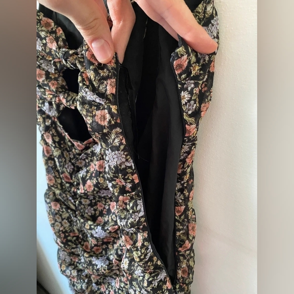 Black Floral Ruffled Midi Dress - Pink & White Bouquet Print - Picture 4 of 6